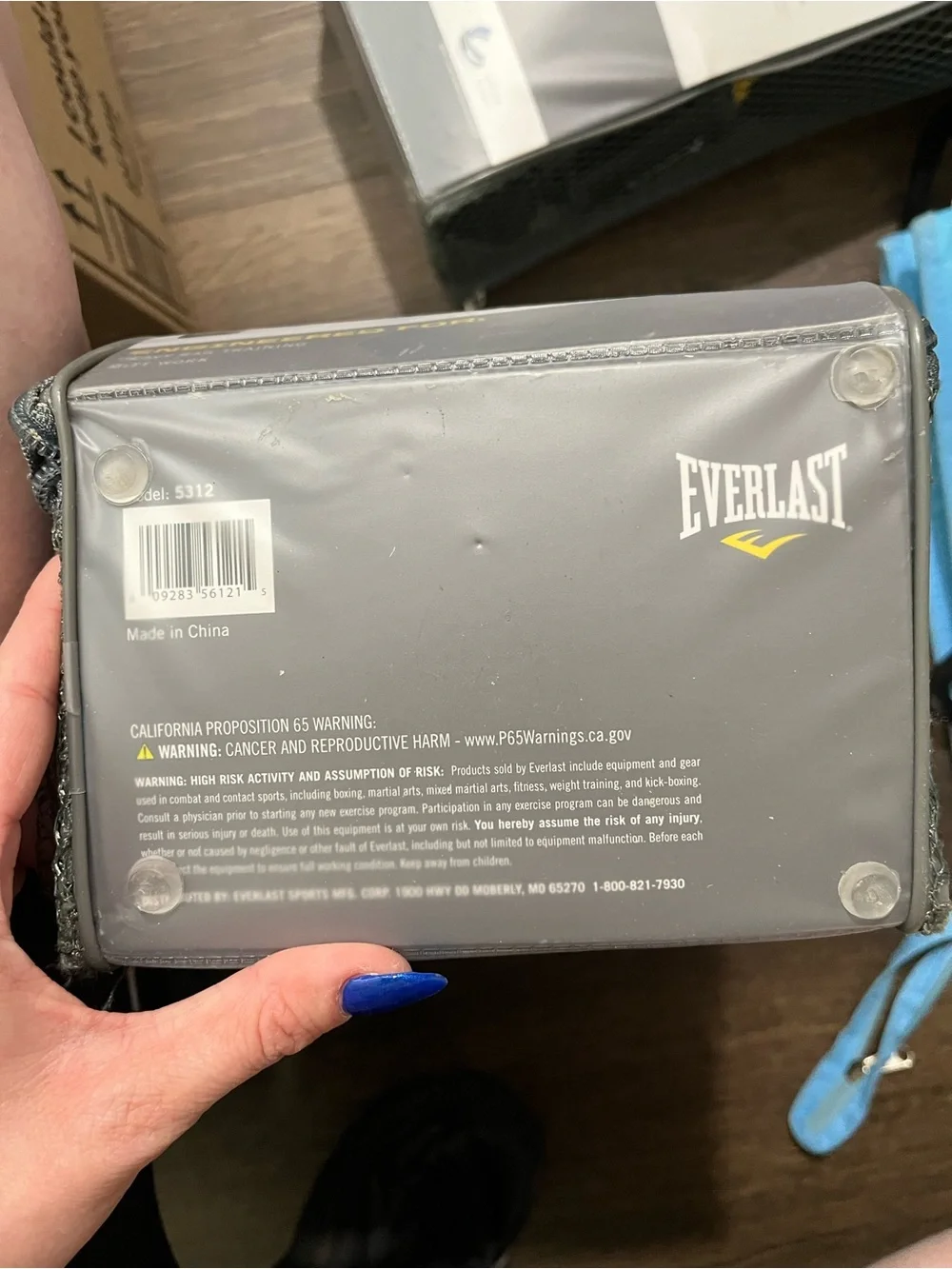 Everlast 12 oz. Classic Boxing Training Gloves + Carry Case